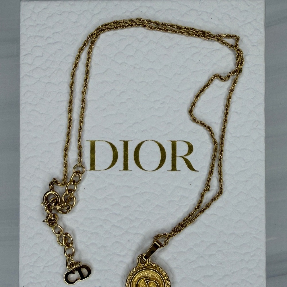 Christian Dior Gold Plated Logo Medallion Pendant Necklace | Vintage Dior - Picture 4 of 4